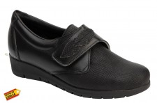 Duendy. WOMEN'S COMFORT SHOE IN LEATHER AND LICRA, WITH VELCRO.